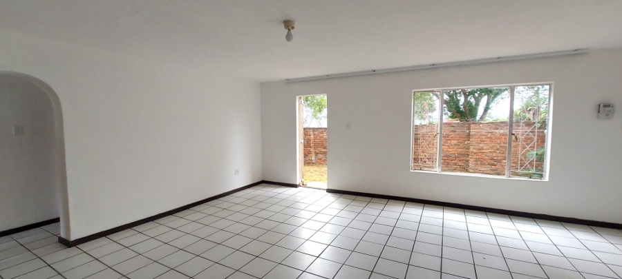 1 Bedroom Property for Sale in Kaffrarian Heights Eastern Cape